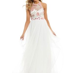 White Floor-length dress embroidered with pink flowers